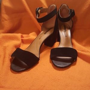 Clark's Women's Suede Pump Black Ankle Strap